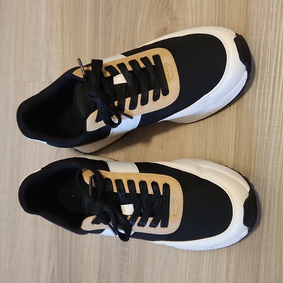 DV Dolce Vita Bettie sneakers - Picture 2 of 5